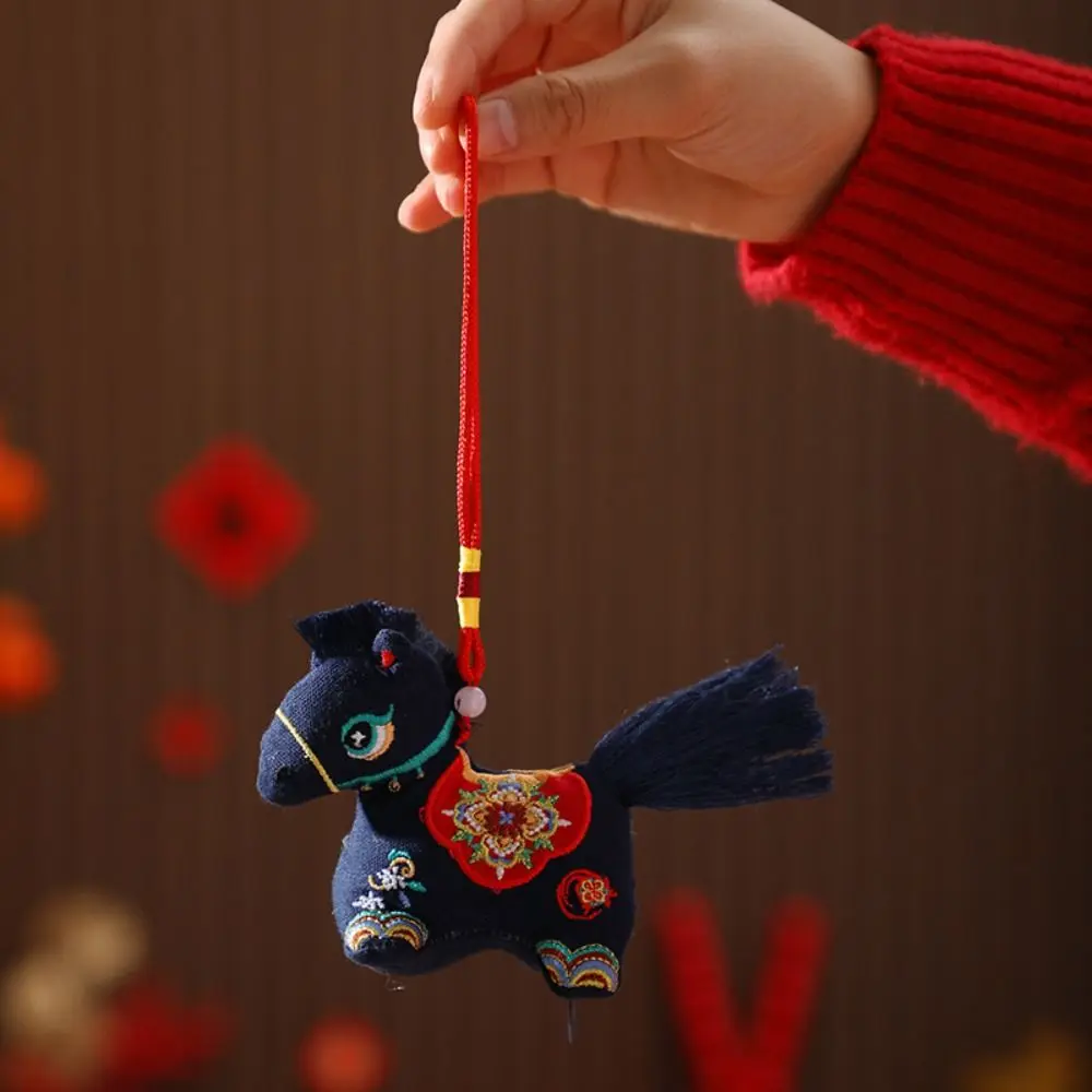 Pendentif de poney de mascotte brodé rouge, sac de dessin animé de cheval, décoration suspendue de cheval, cadeau du nouvel an de Style chinois, Sachet de cheval du zodiaque