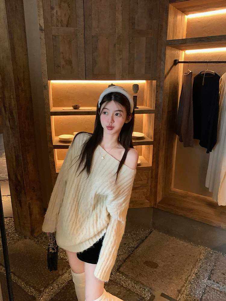 

Chen Dayau Lazy Long Twist oulder Sweater Women's Autumn Winter Soft Loose Butt Covering oulder Exposure Knitted Top
