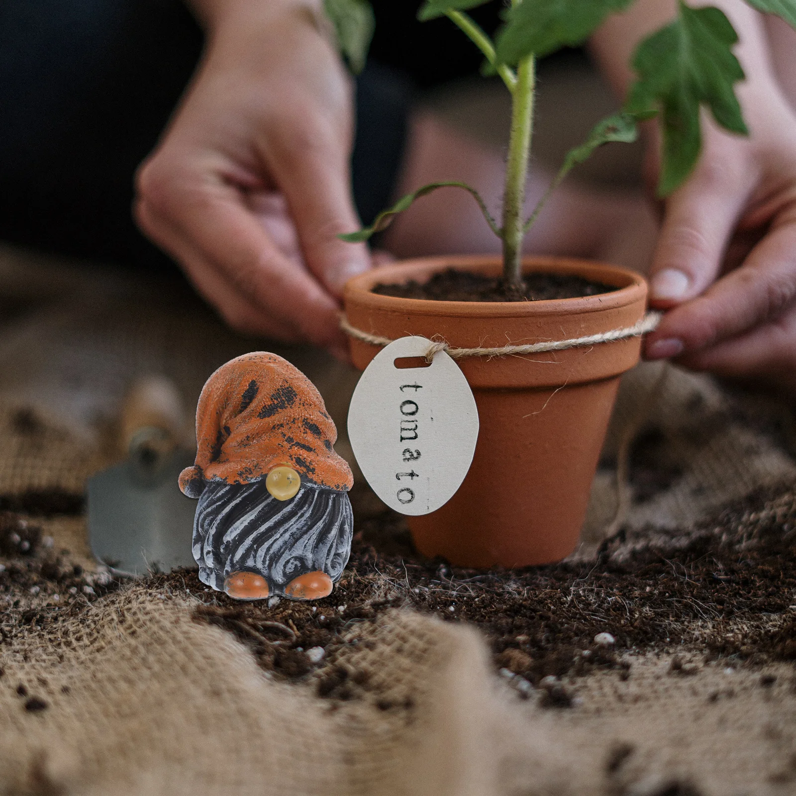 

Compact Resin Gnome Statue Holiday Christmas Decoration for Desktop Garden Room Decor Festive Miniature Dwelling Ornament Set