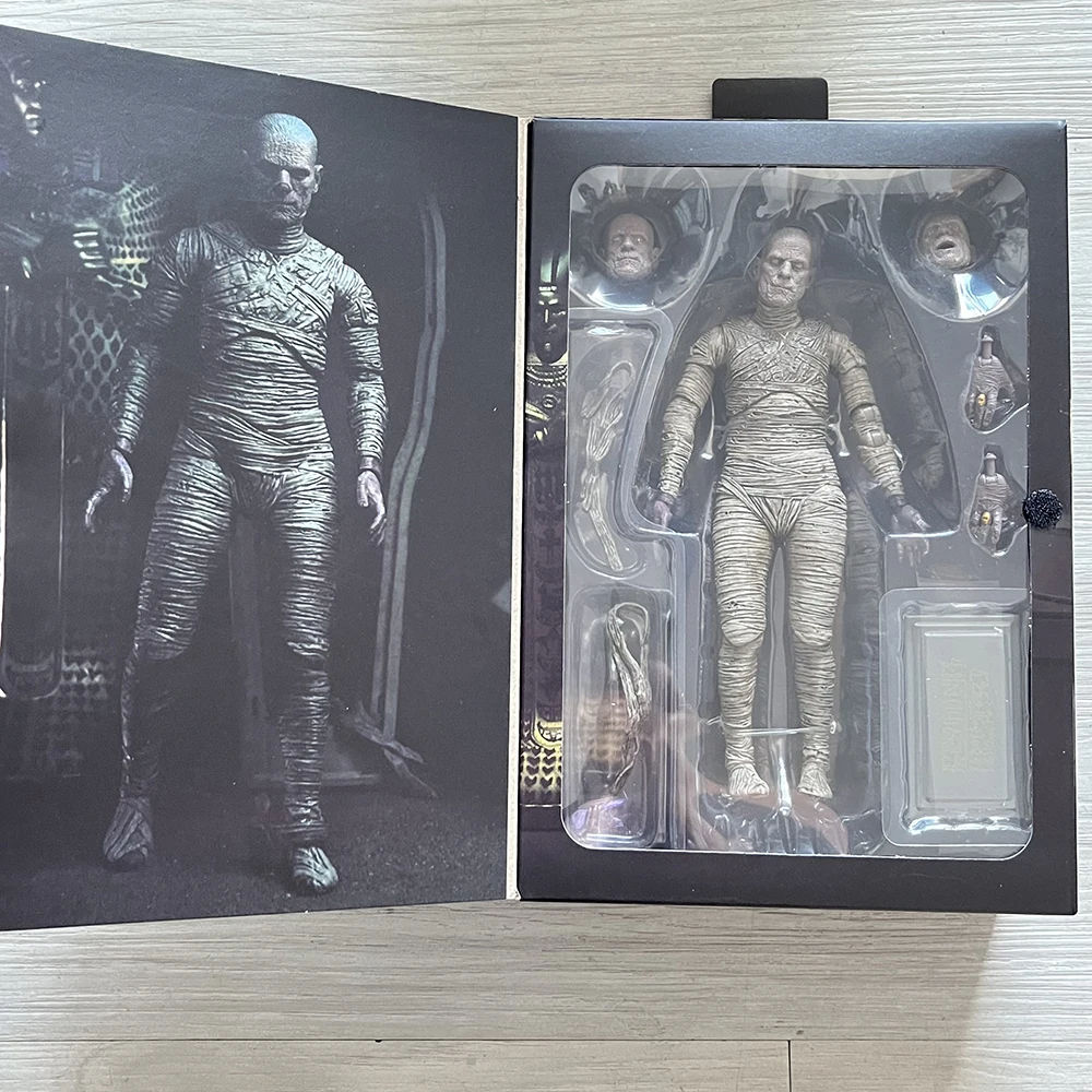 Neca Mummy Figure Universal Monster in bianco e nero cacoff Colorful Model Action Figure Toys regali di compleanno