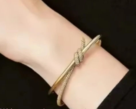 

2025 High Quality Luxury Atmosphere Bracelet S925 Fashion Trend Bracelet New European and American Birthday Gifts