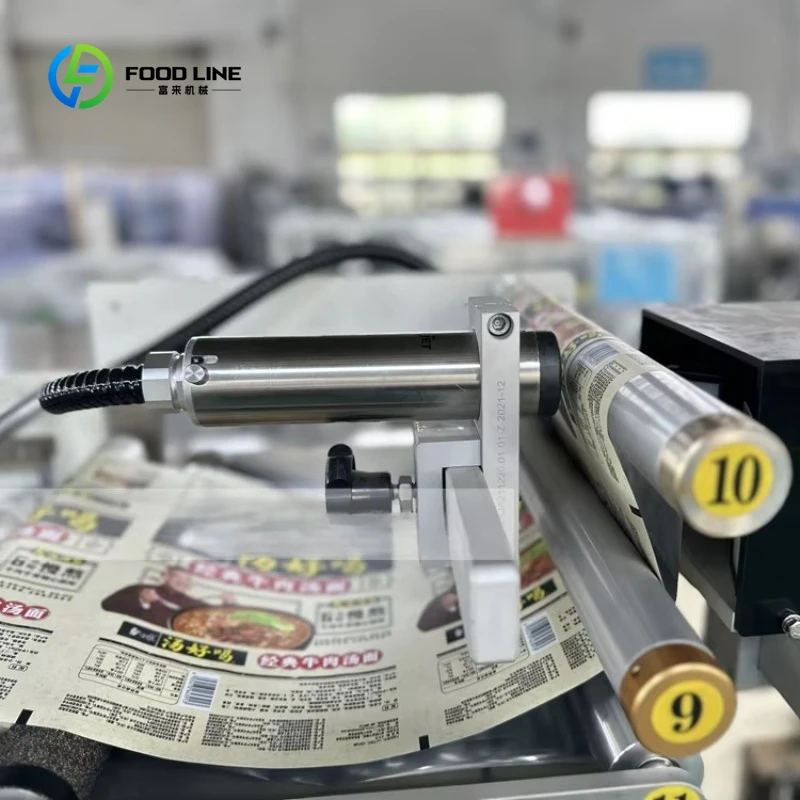 Maßgeschneiderte Instant-Nudel-Verpackungsmaschine mit Hochgeschwindigkeitsbeutel für die Großformat-Lebensmittelverarbeitung und Kartonverpackung