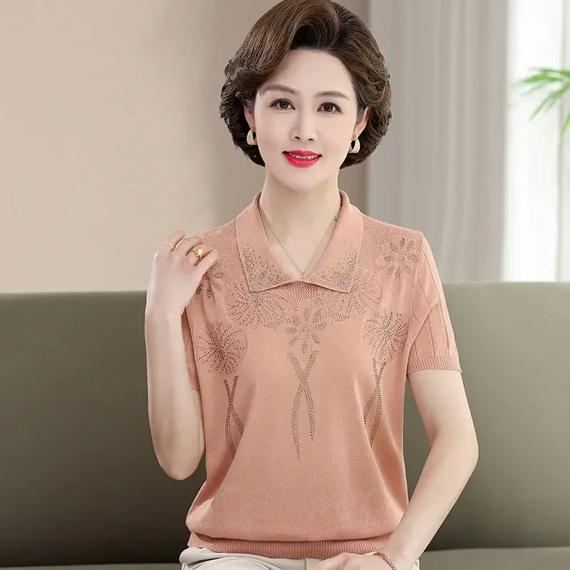 

Fashionable Mom Summer Short-sleeved Style Ice Silk Shirt 2025 New Middle-aged and Elderly Top Slimming Sweater E7238