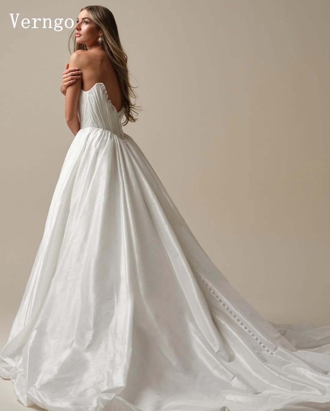 Verngo فستان زفاف بسيط من التل بدون حمالات على شكل حرف A سويب تراين زي العرائس فتحة أمامية فستان عروس مخصص فيستدو ماري #3