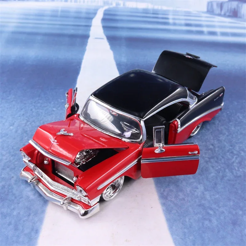 Jada 1:24 1956 Chevrolet BEL AIR High Simulation Diecast Car Metal Alloy Model Car CHEVY Toys for Children Gift Collection J85