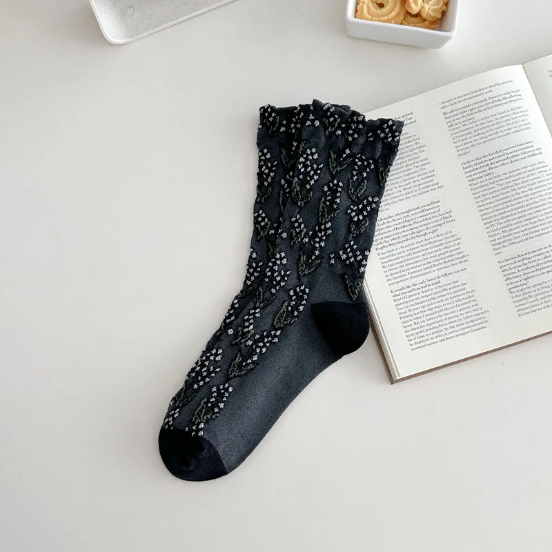 1/5 أزواج الخريف الشتاء الرجعية الإغاثة نمط المرأة الجوارب موضة تنوعا عادية التراص الجوارب أنيقة بسيطة منتصف جوارب أنبوبية #6