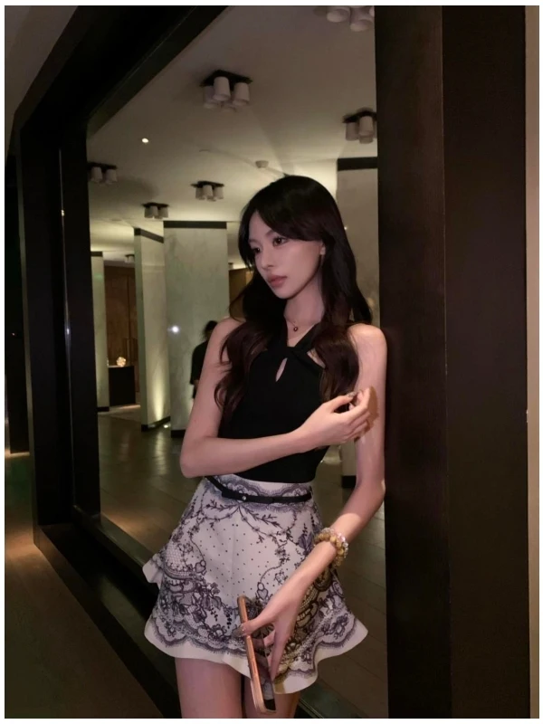 

Elegant Summer Two-Piece Set Hollow out Top Slimming Print Skirt Waist-Cinching Hollow out Design for Ladylike Look