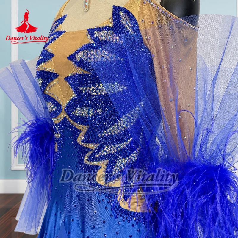 Vestido azul con hombros descubiertos y plumas para baile Social, collar personalizado incluido, vals, ropa elegante para actuaciones y conejistas, vitalidad del bailarina