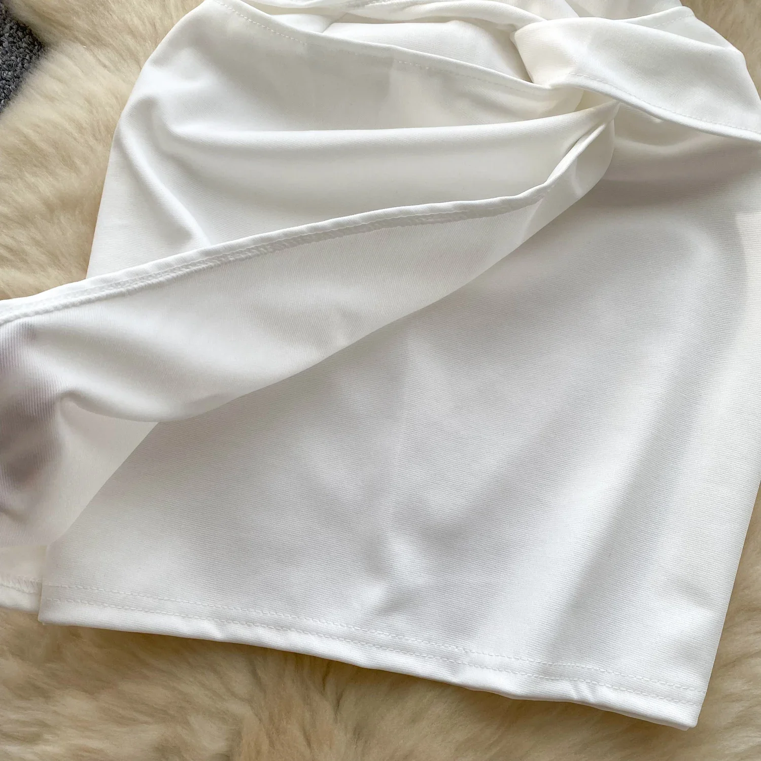 Seksowne sukienki bez rękawów Vintage V-neck Chic Twisted Asymmetrical Pleated Slim Straps Short Dresses Evening High Street Autumn Clothing — zdjęcie 7