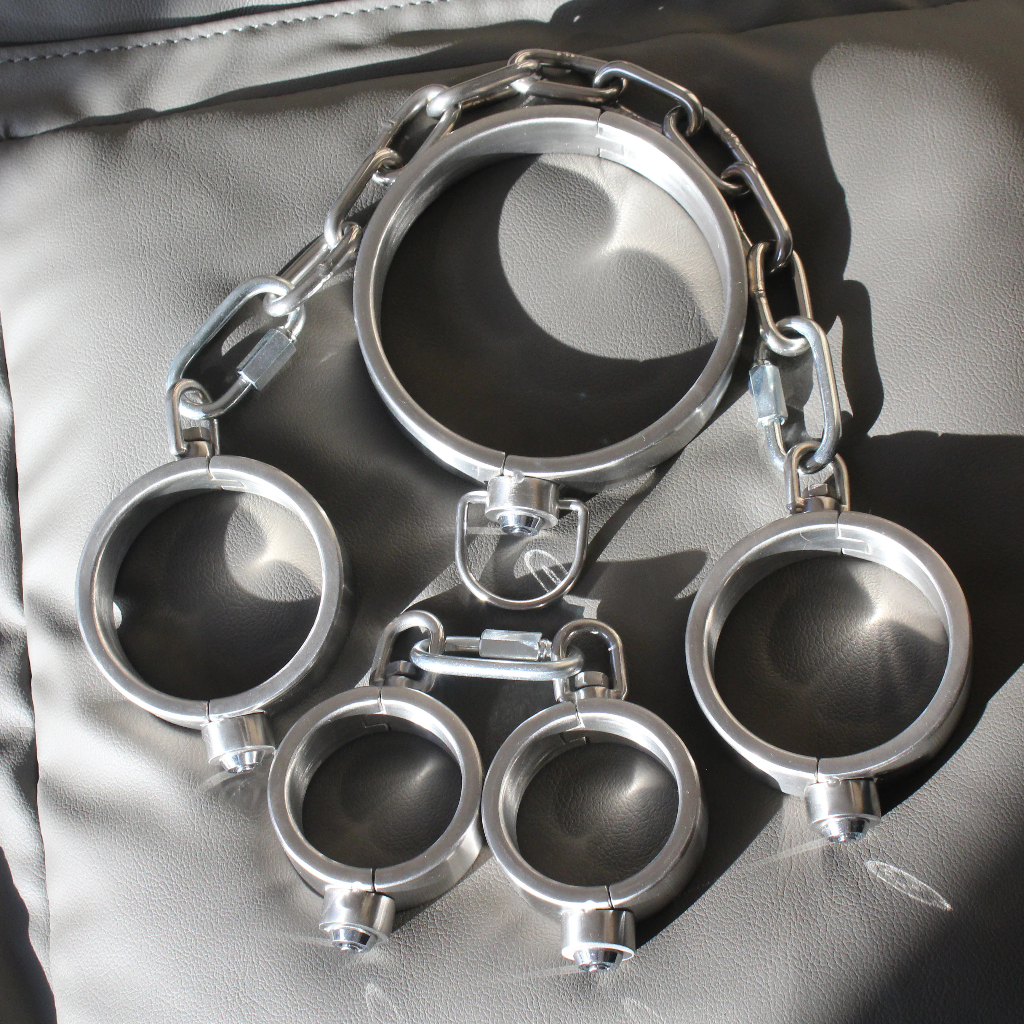 Stainless Steel Handcuffs Ankle Cuffs with Detachable Chain Steel Open Leg Bar Shackles Restraints Adult Sex Toys for Couples