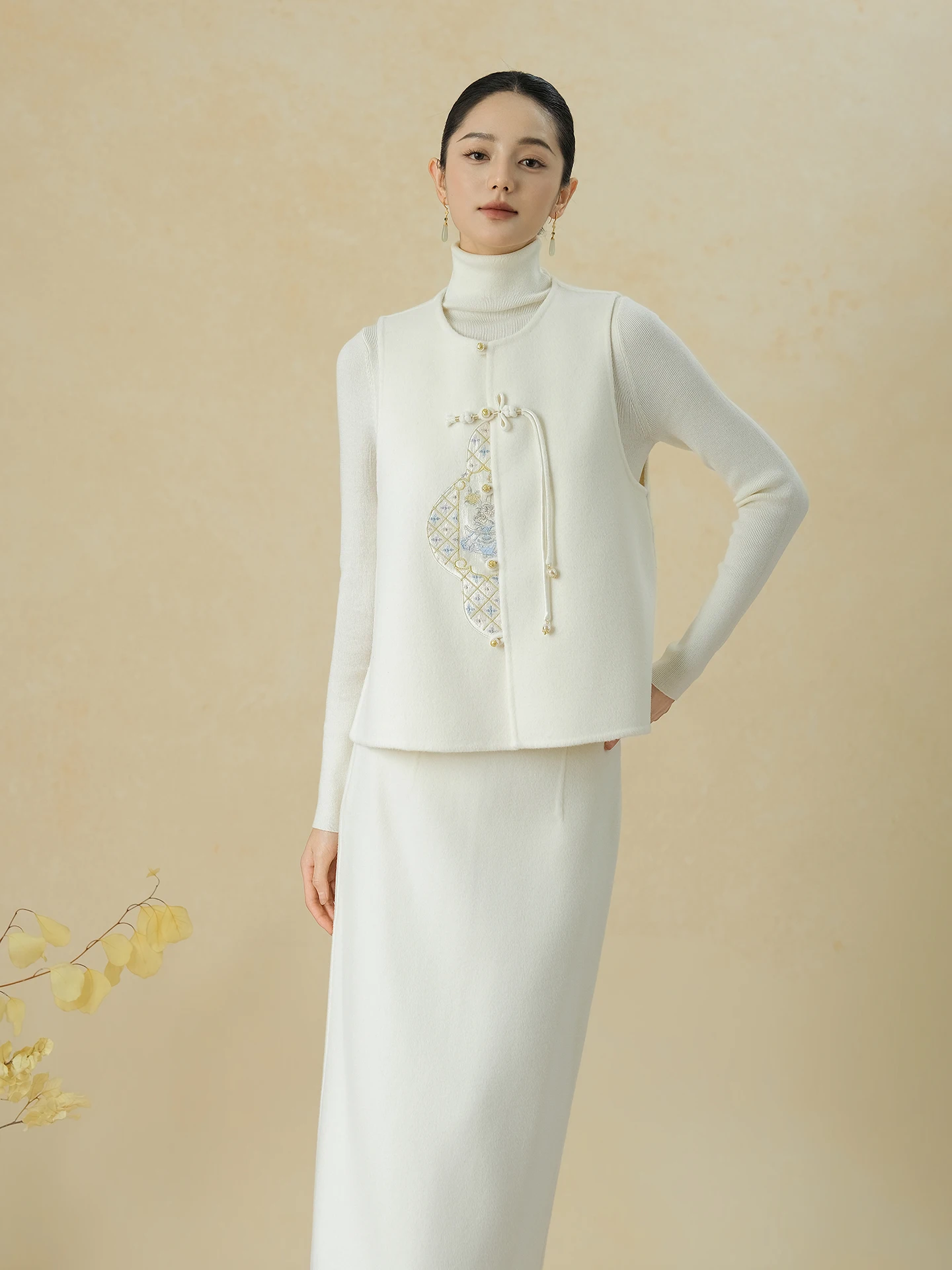 

New Chinese Sle Embroidered Camere Vest Winter Date Woolen Jaet Women's Loose Fit Long Sve round Ne Traditional Co...