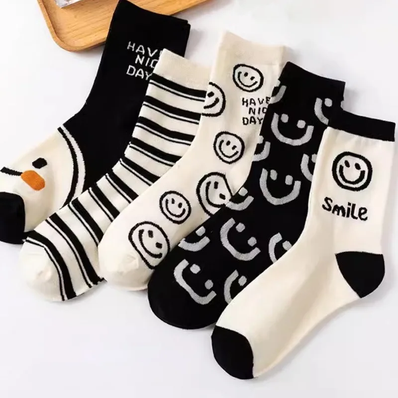 5Pairs Popular Cartoon Smile Face Comfortable Stockings Lovely Casual Style Sweet Stockings INS Trendy Winter Pure Cotton Socks