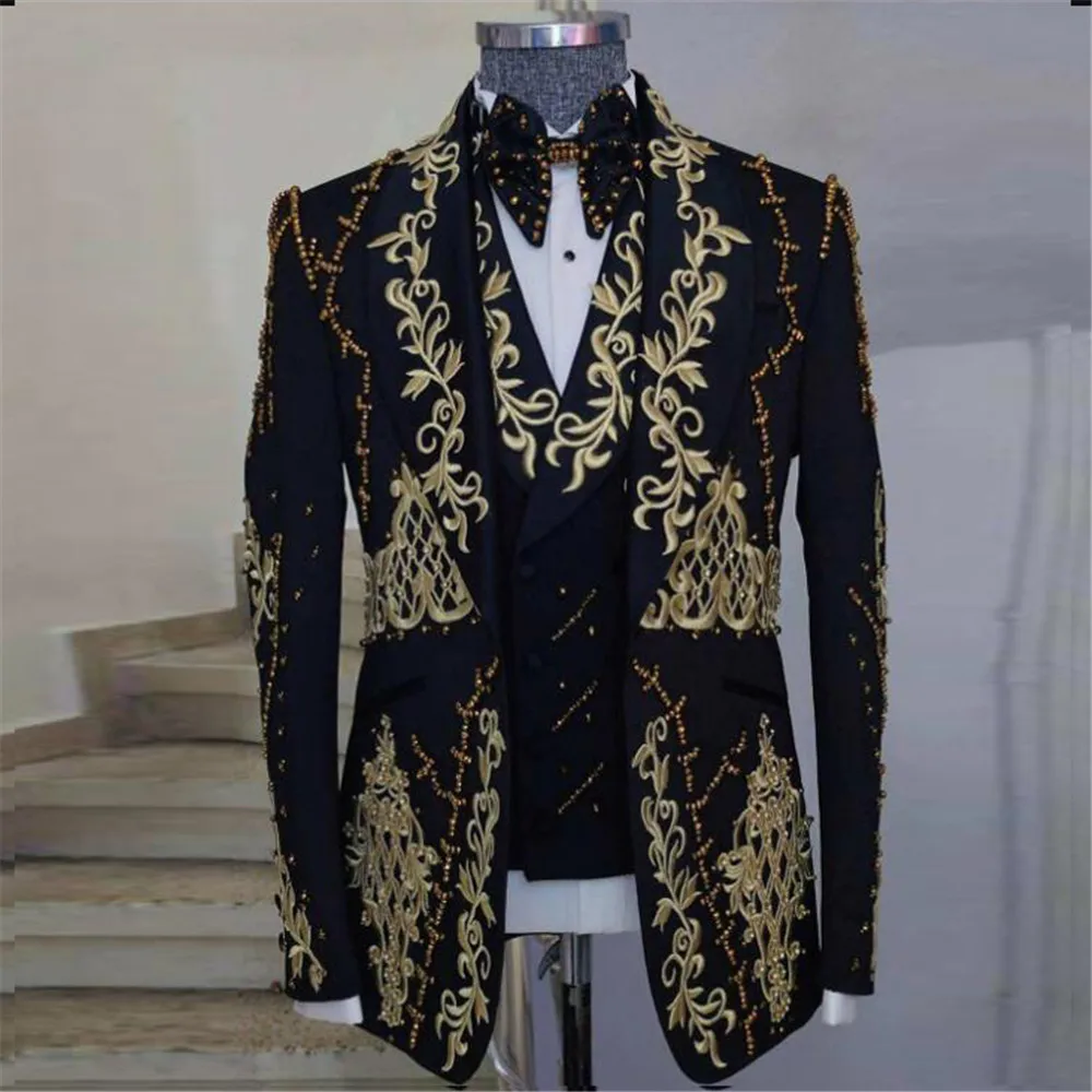 Royal Groom Tuxedos Gold Appliques Beaded Jacket Vest Pants 3 Pieces Men Wedding Suits Fit Slim Male Dinner Clothing Customized