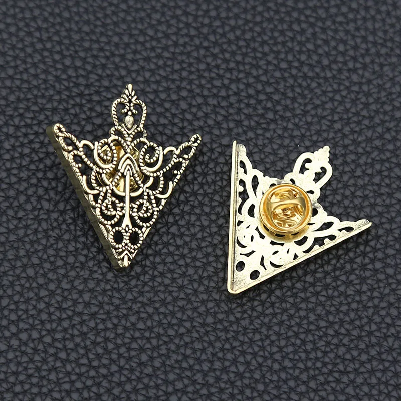

Vintage Triangle Shirt Collar Pin Collar Brooch Metal Design for Women Men Brooch Clothes Decorative Cute Jewelry Accessories