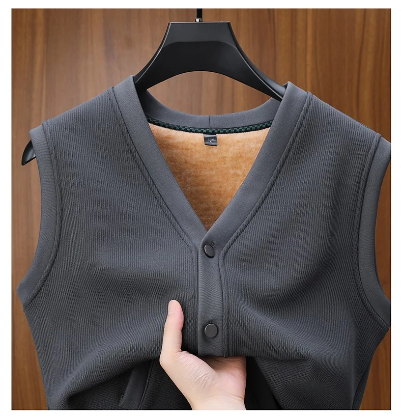 Men's Autumn and Winter Integrated Sweater Vest Vest Cardigan Thick Type with Pockets To Keep Warm Inside The V-neck Jacket