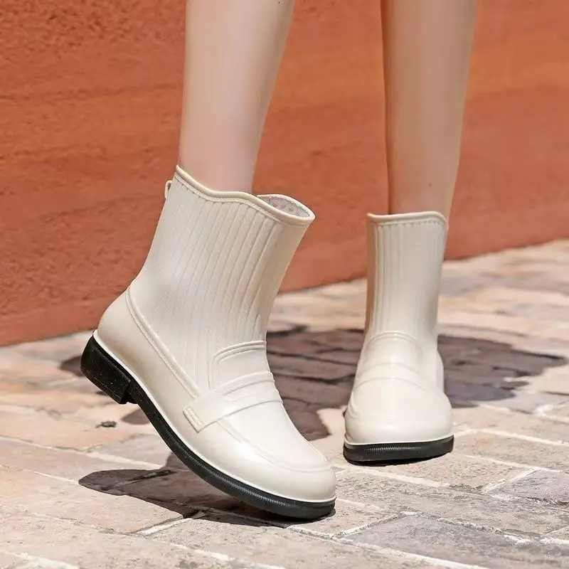 

Women's New Low Heel High Top Rain Boots Soft Sole Non Slip Detachable Cotton Shoe Covers Kitchen Work Shoes Wash The Car Shoes