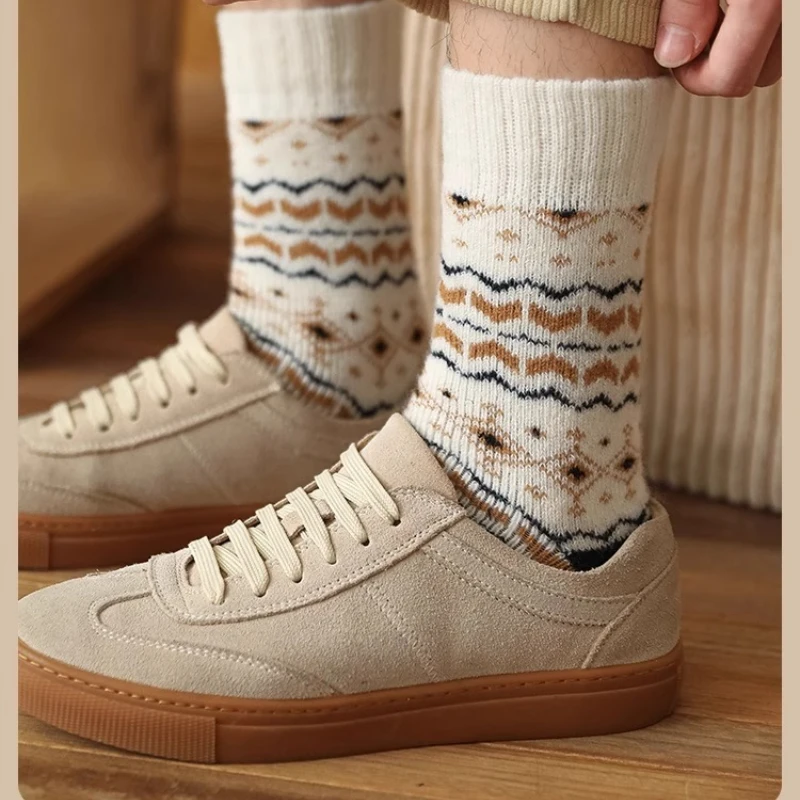 

Mens Socks Autumn Winter Fashion Retro Geometric Patterns Middle Tube Socks Men Japanese Fashion Ethnic Vintage Long Socks