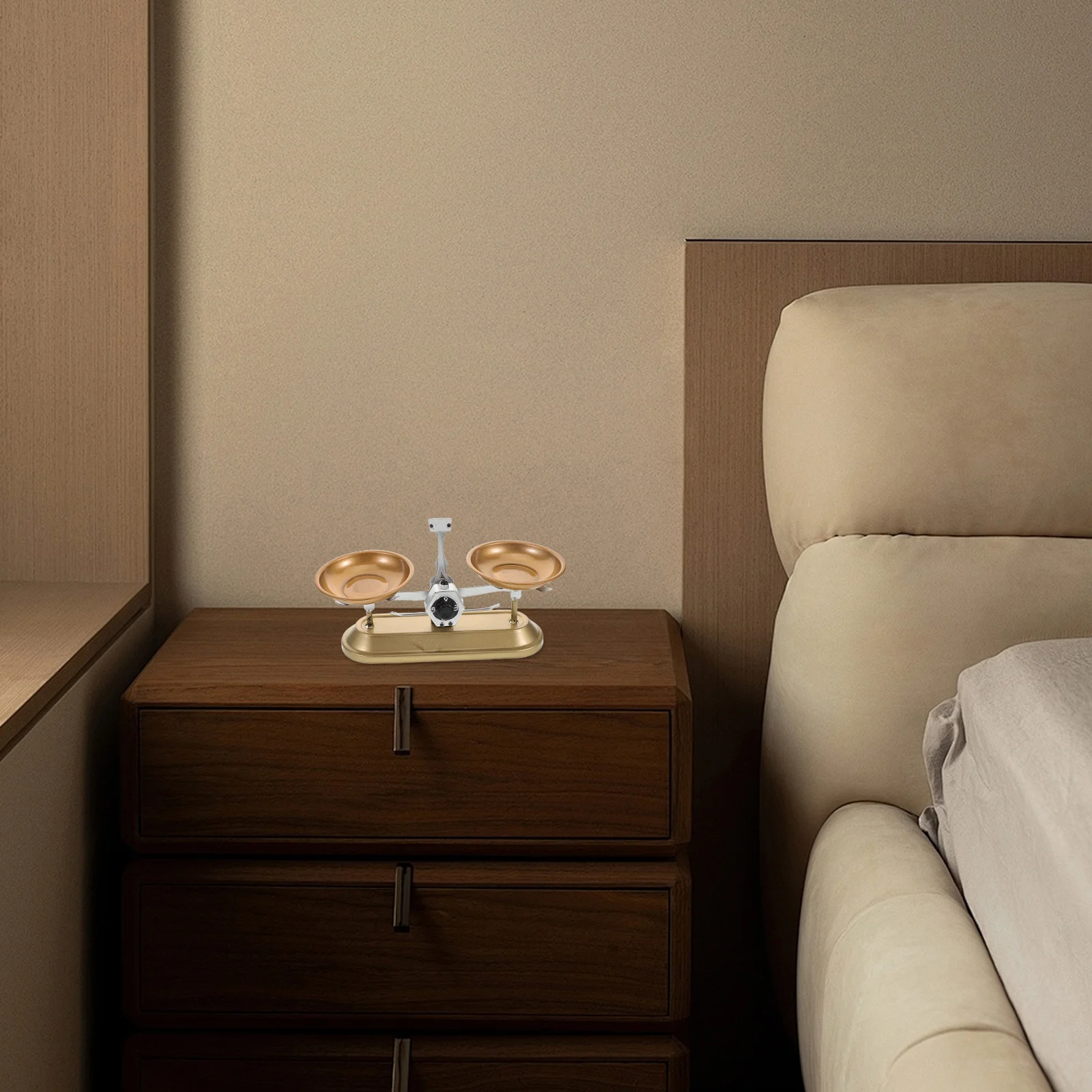 

Hand Crafted Iron Balance Scale Decorative Ornament for Room Furnishings Study Office Desktop Metal Libra Statue Justice Symbol