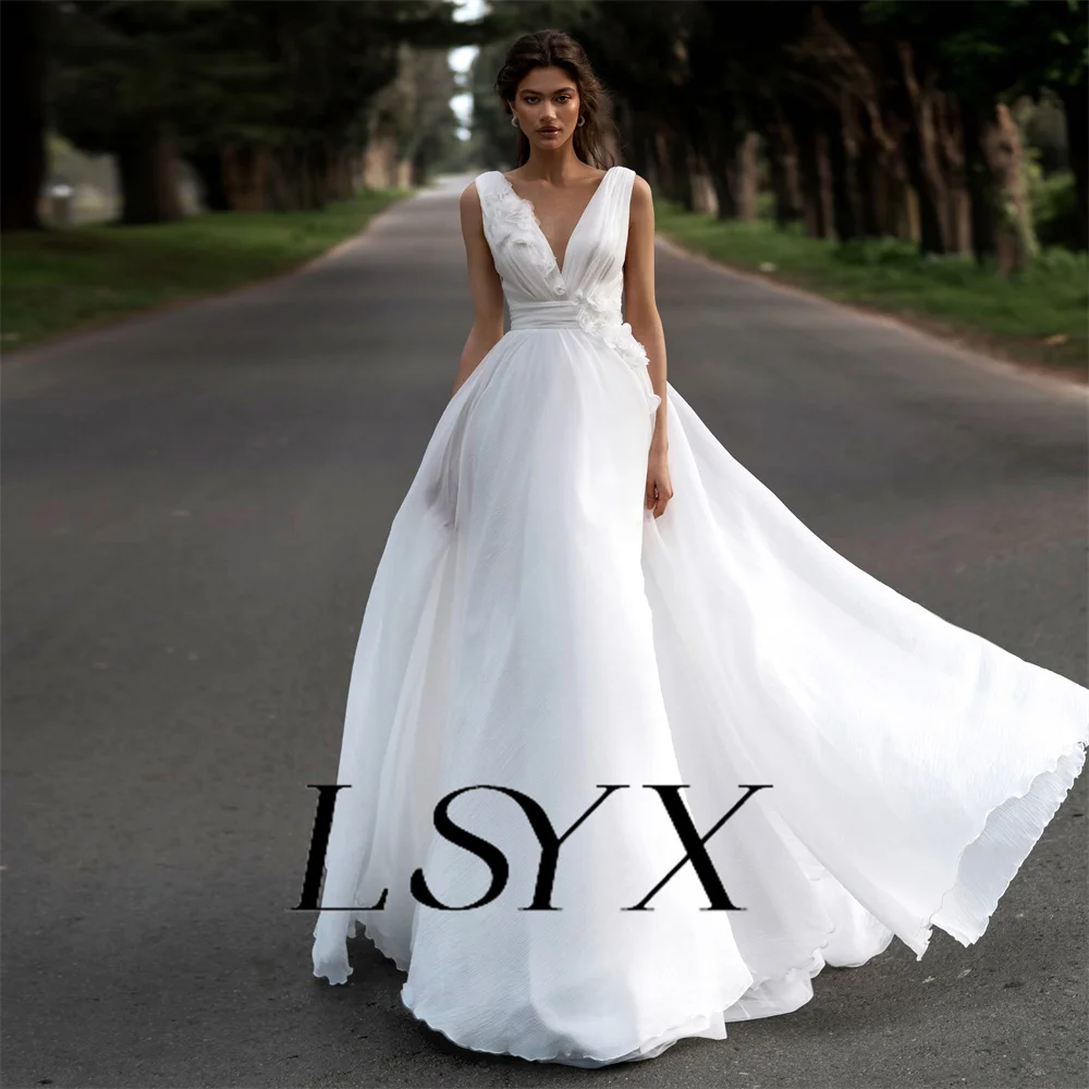 LSYX Boho tanpa lengan 3D bunga lipit peri gaun pernikahan sifon punggung terbuka V-Neck A-Line Court Train gaun pengantin buatan khusus