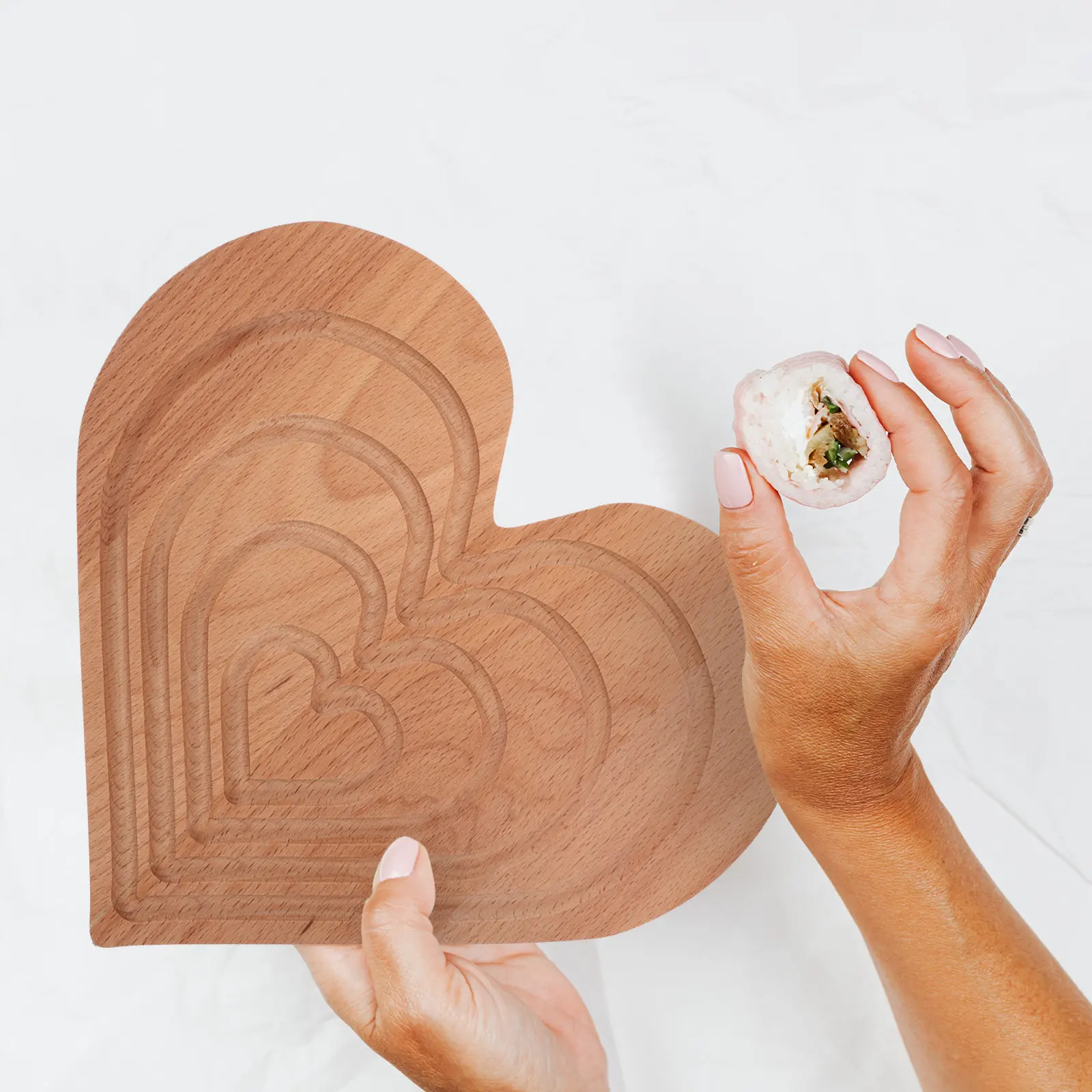 Elegant Heart Shaped Wood Serving Tray for Snacks Dried Fruit Cake Display Home Decor Desktop Party Serving Rustic Wooden Tray
