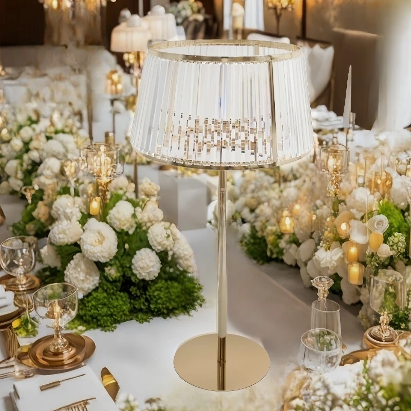 Modern luxury mushroom-shaped gold crystal flower stand dining table decoration