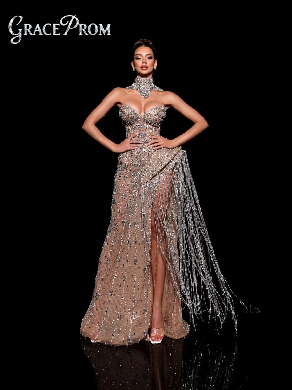 

Очаровательное милое вечернее платье Изящное вечернее платье с перьями и кристаллами Очаровательное вечернее платье без рукавов длиной до пола по индивидуальному заказу