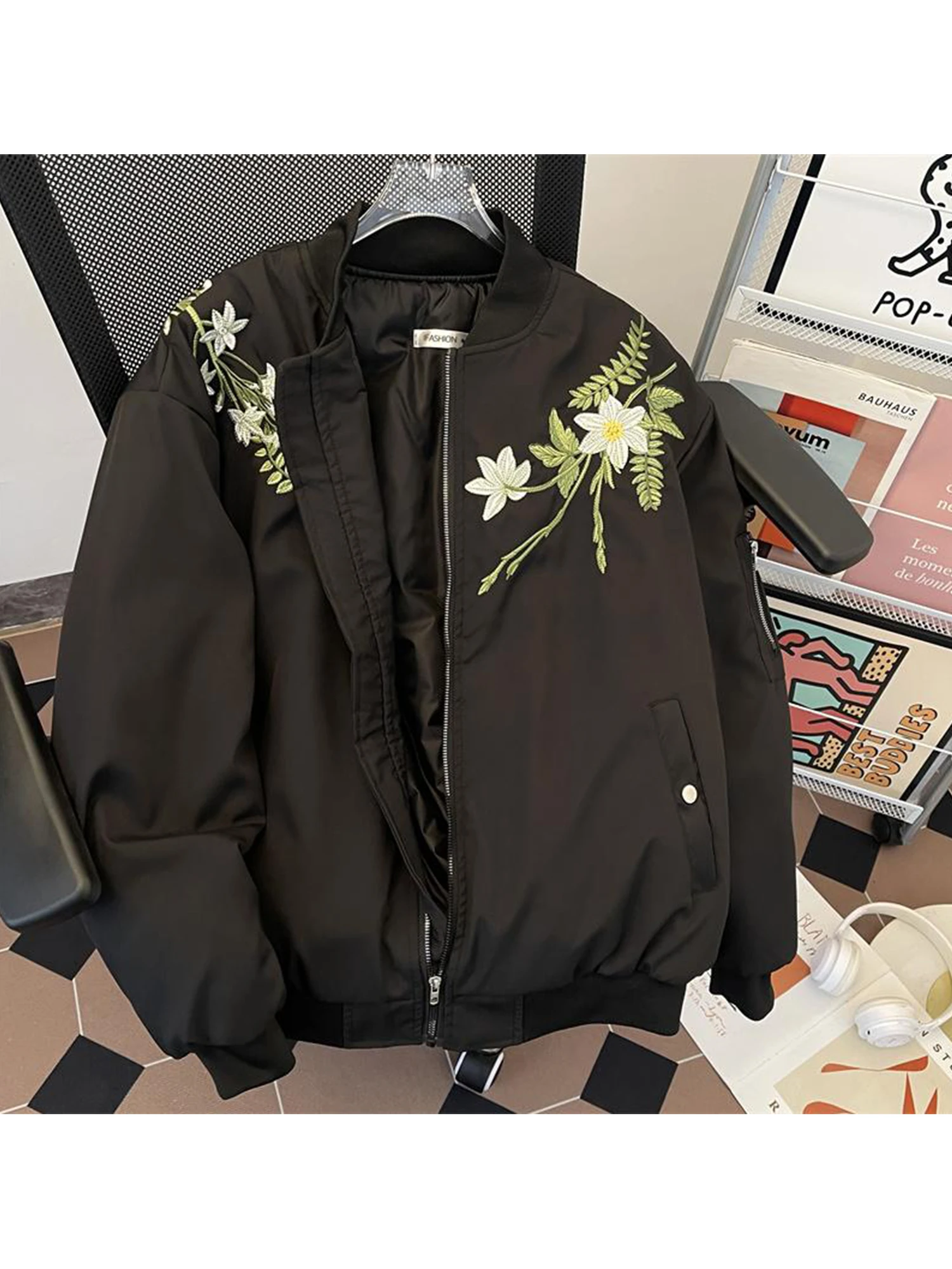 

Женская черная готическая эмо-бейсбольная куртка, пальто, винтажная куртка-бомбер в стиле Харадзюку 2000-х годов с длинными рукавами и вышивкой Y2k, осенняя верхняя одежда