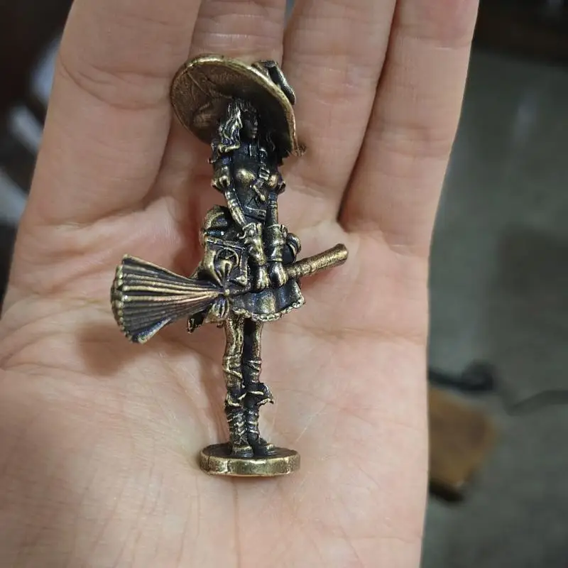 Vintage Moon Witch Metal Statue Magical Design Antique Finish Alloy Figurine Ornament for Window Sill Home Gothic Decor Accent