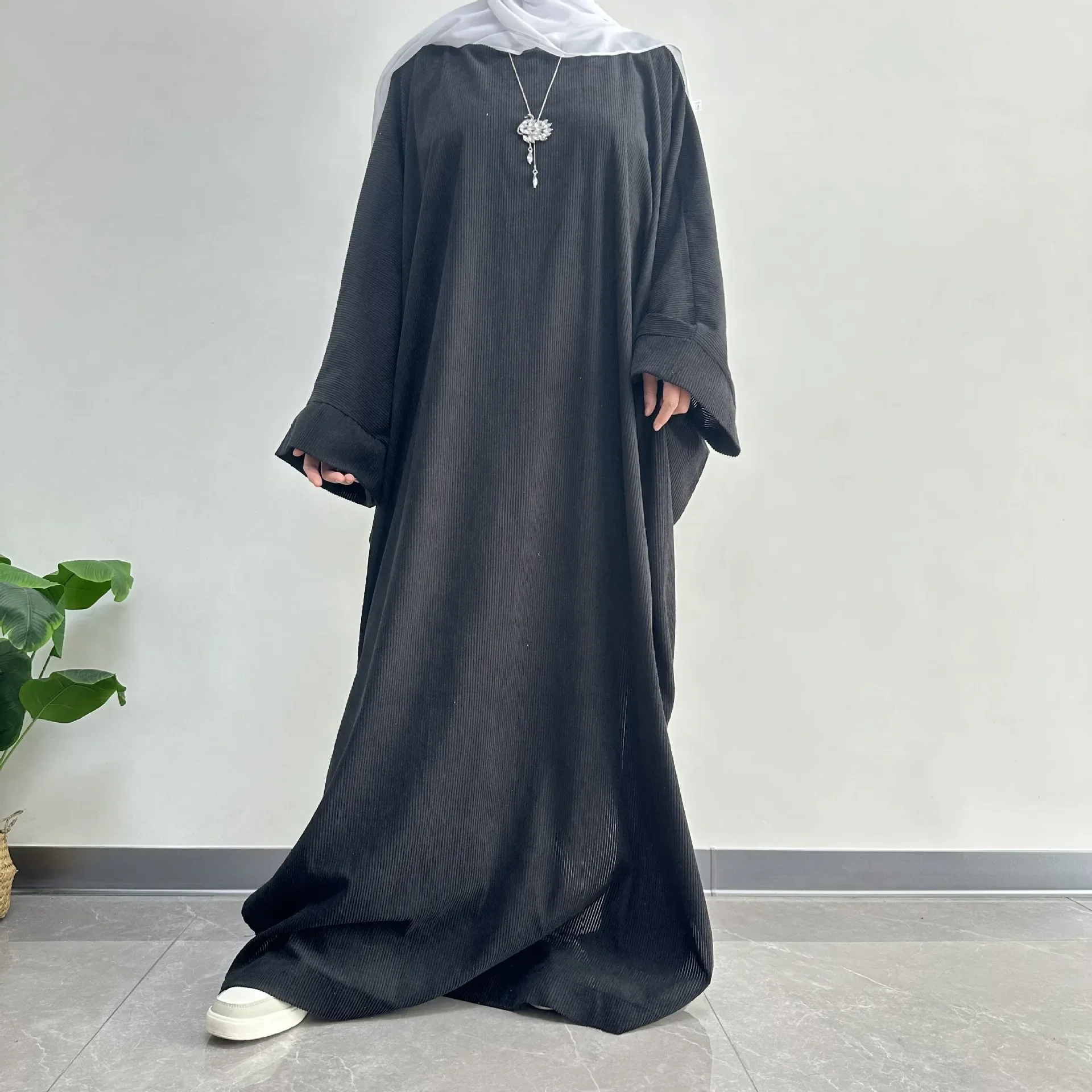 

Winter Corduroy Warm Abaya Loose Muslim Dress Women Turkish Casual Abayas Dubai Luxury Kaftan Eid Autumn Islamic Clothes Caftan