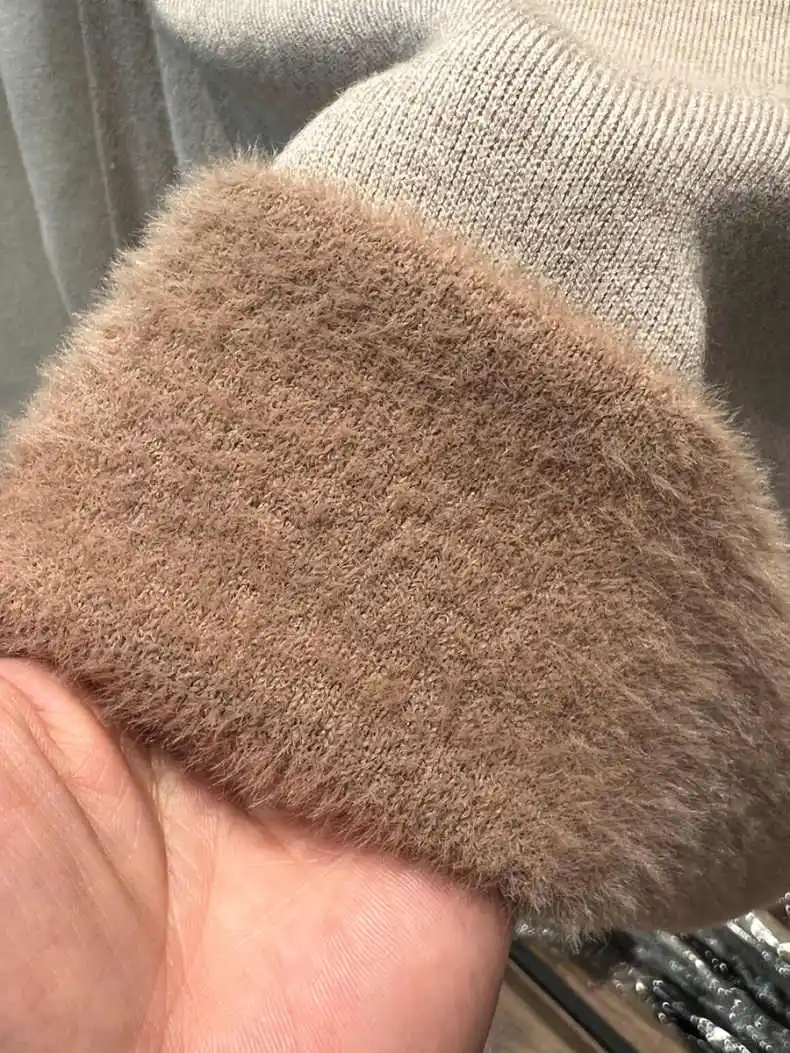 เสื้อสเวตเตอร์คอสูงสำหรับผู้หญิง ผ้ากำมะหยี่เนื้อนุ่ม สวมใส่เป็นเสื้อตัวในได้ เหมาะสำหรับฤดูใบไม้ร่วงและฤดูหนาว