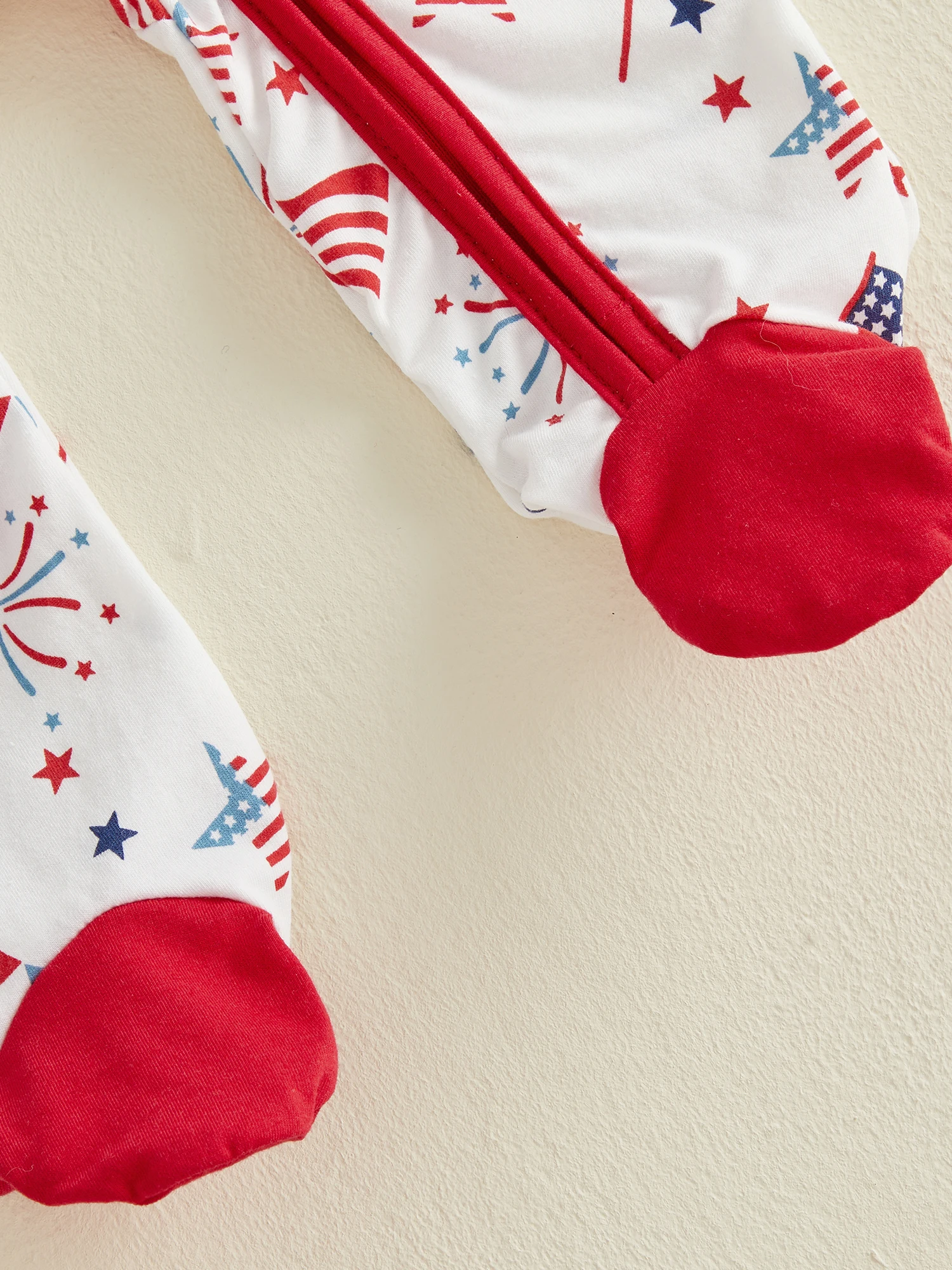 

Infant Patriotic Stars and Stripes Footed Romper with Matching Hat Adorable All-in-One Zip Up Jumpsuit for Baby s First 4th of