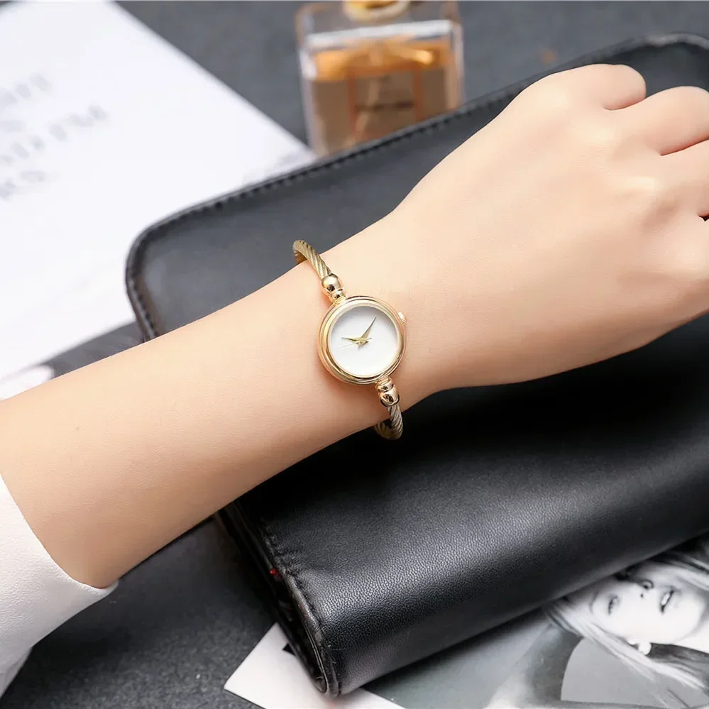 Relojes minimalistas para mujer, pulsera pequeña de oro, reloj de pulsera Retro de acero inoxidable para mujer, reloj de pulsera de cuarzo, reloj de vestir a la moda