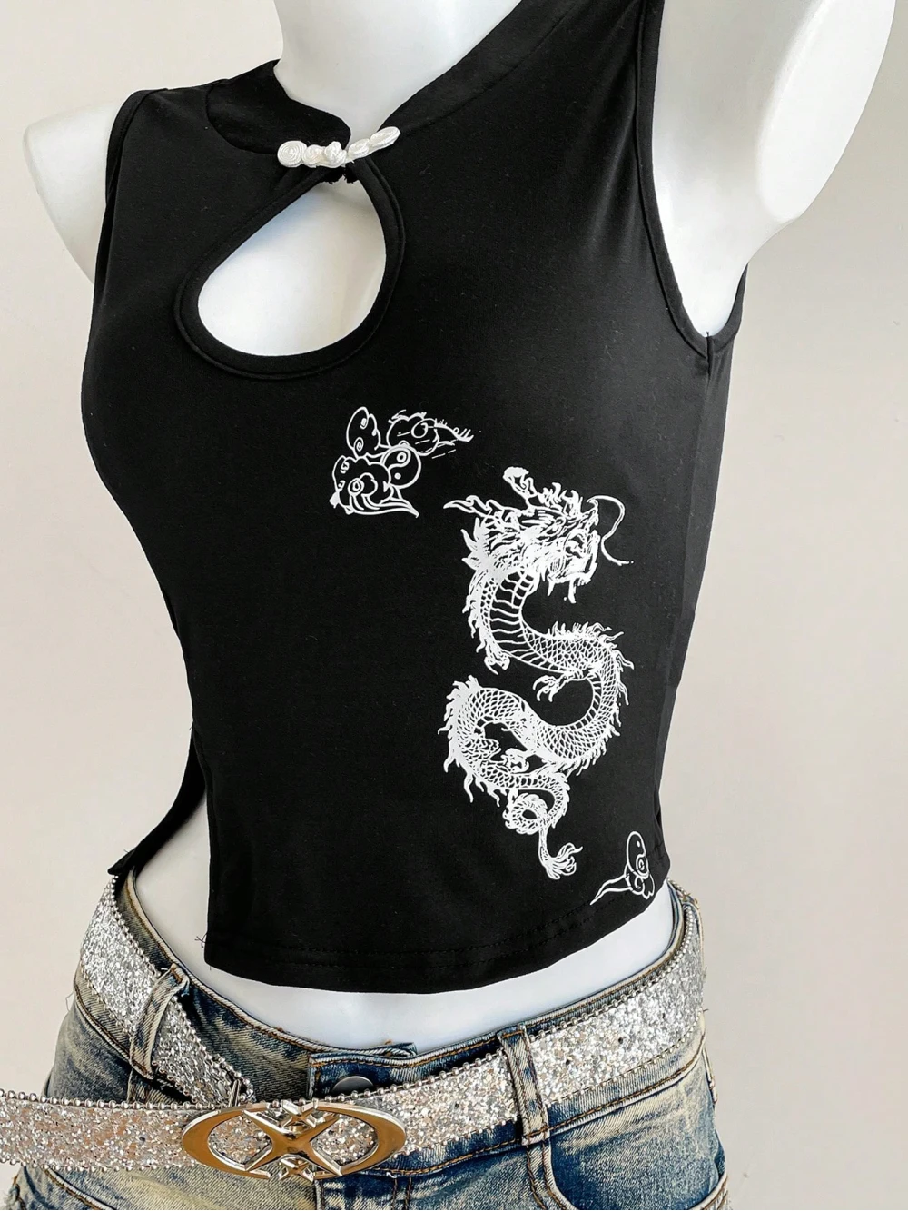 ¡Novedad de verano 2026! Tanque con diseño de dragón fresco y dulce Y2K, nuevo estilo chino, botón de Pan ahuecado, tenedor fino para chicas picantes