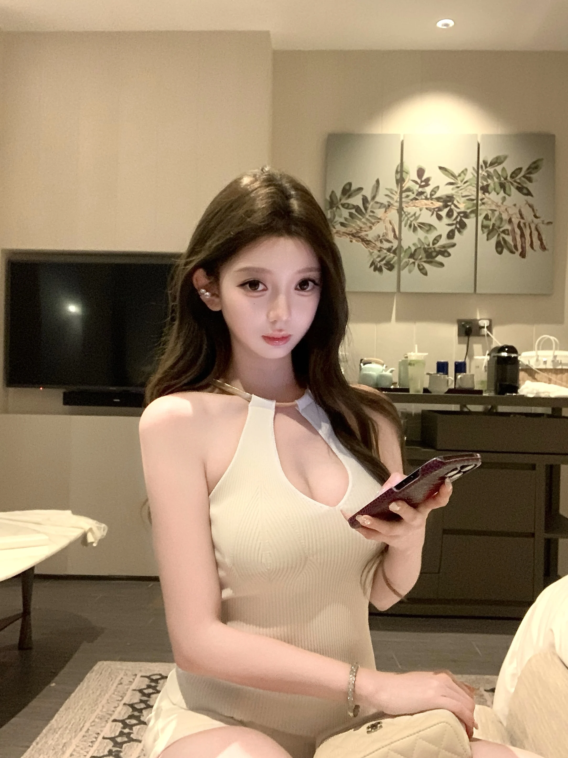 

Женский вязаный топ-жилет Kubiliv Attraction Law Design с V-образным вырезом, металлическим декором и вырезами, облегающий, однотонный, весенний, Китай