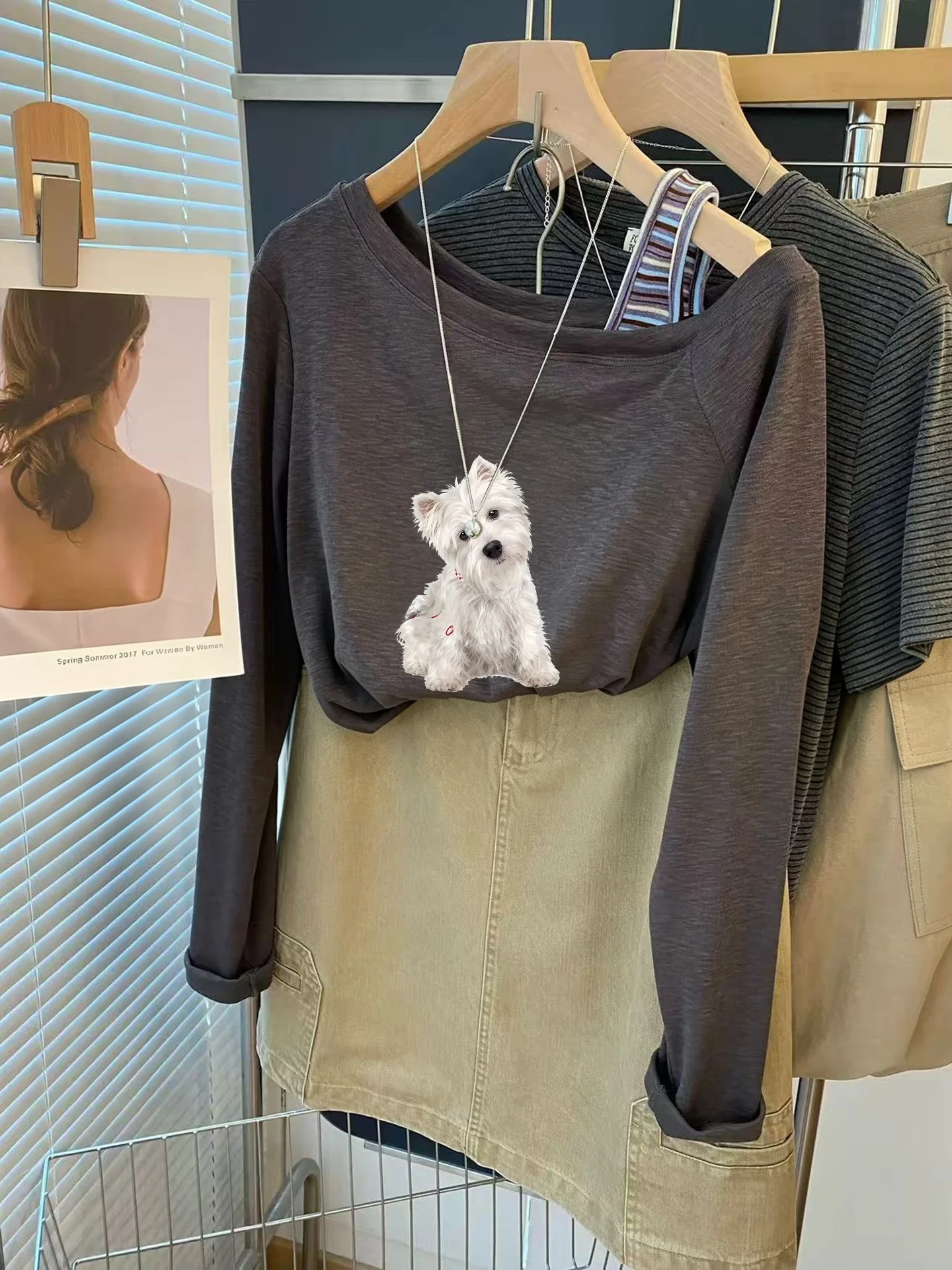 Dongda Gate Fashionable Splice Shoulder Bared Cartoon Print Long Sleeve T Shirt Women's Top Initial Autumn New Pure Cotton St...