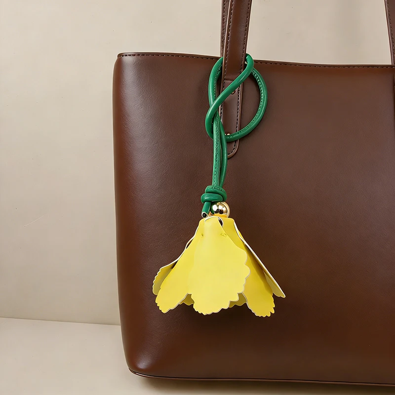 

Fashion Tulip Flower Bag Charm High-quality Exquisite Yellow Flower Keychain Phone Case Accessory Handmade Women' Bag Decoration