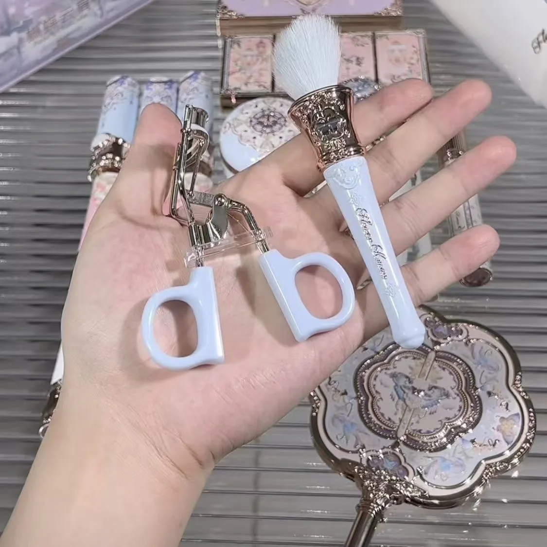 Flower Knows Butterfly Cloud Shoulder Series Eyelash Curler Lengthens and Curls Natural Cosmetic Clip Makeup Tools