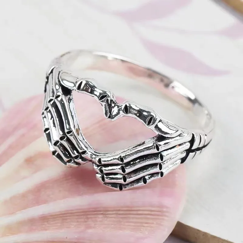 Nuovo anello da donna a forma di cuore con teschio retrò moda uomo e donna stile Punk Hip-Hop teschio cuore anello gioielli per feste regali