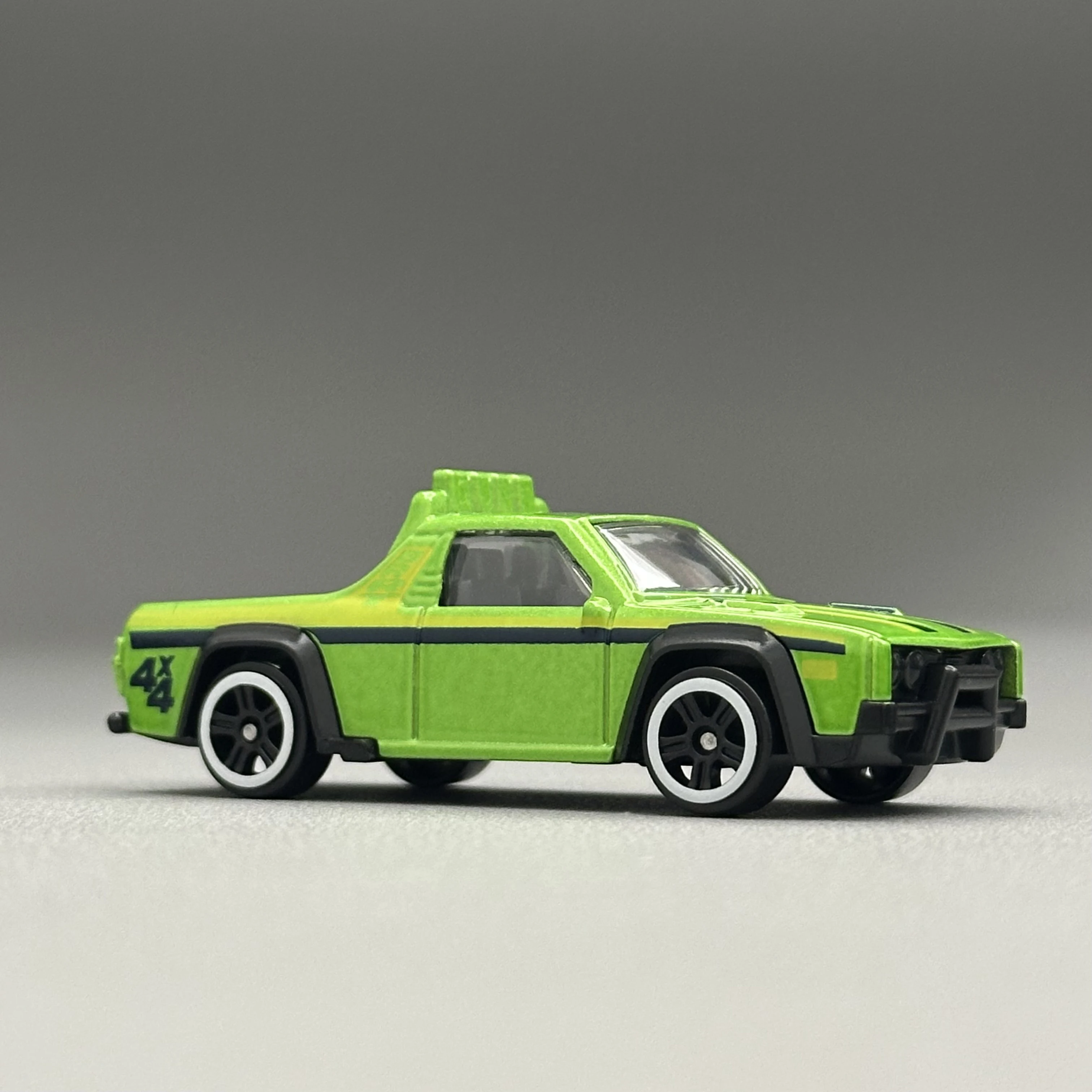 1/64 Diecast Alloy Pickup Truck Model 4x4 Off Road Style Metal Body Mini Vehicle Collectible Toy Gift For Kids And Collectors