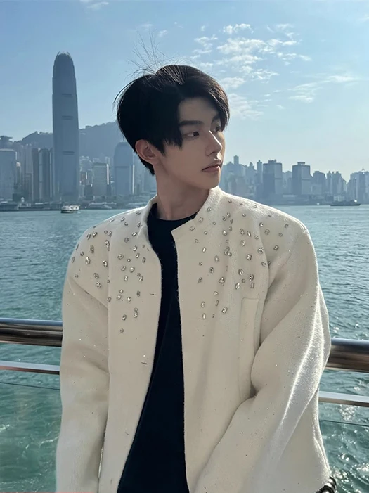 

Мягкий уютный мужской вязаный кардиган-свитер с ромбовидными украшениями абрикосового цвета, осенний модный корейский сле, ленивый сле