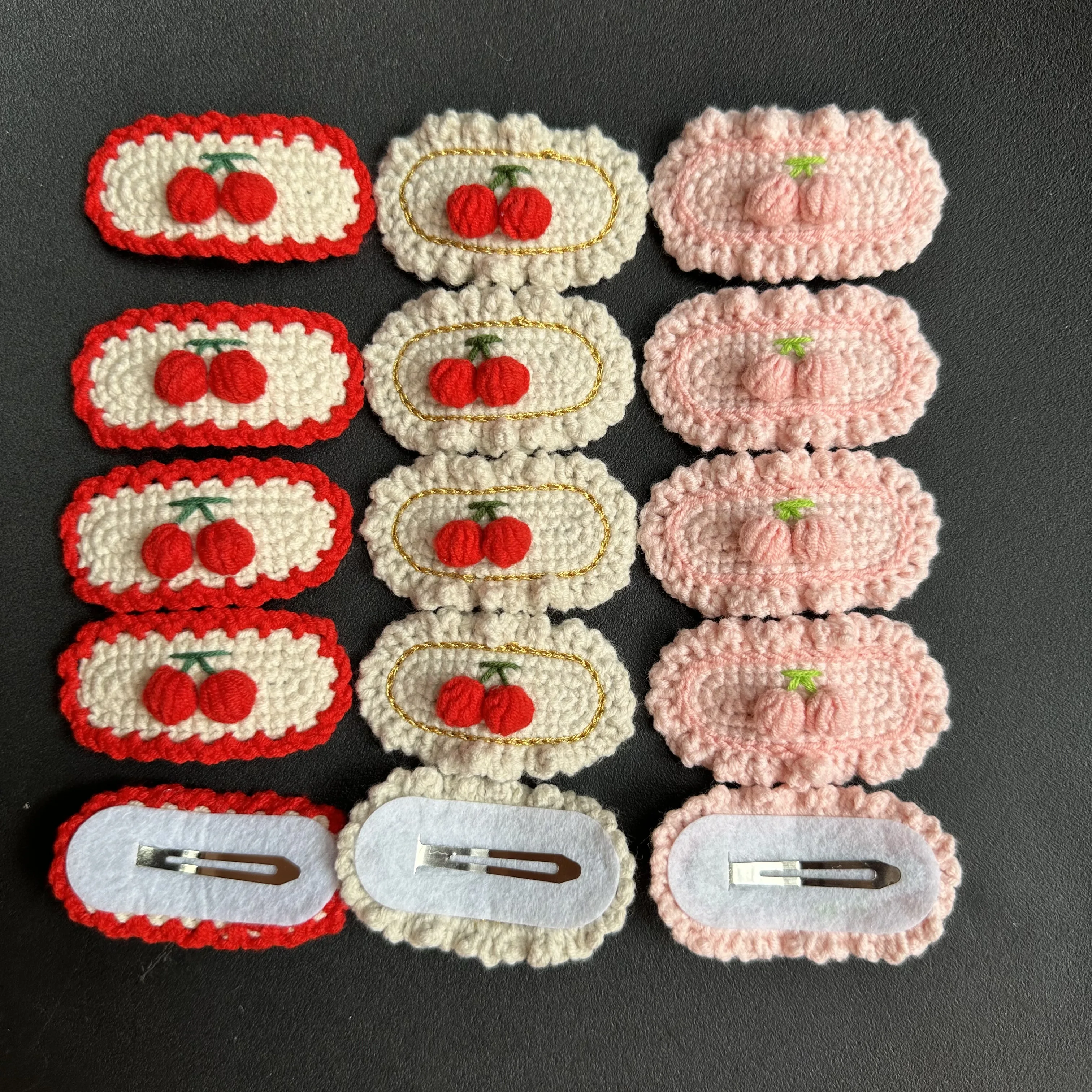 اليد الكروشيه التطريز الكرز الخرز زهرة الصوف الحياكة الكروشيه دبابيس الشعر الرجعية مشبك جانبي أنيق للفتيات والنساء