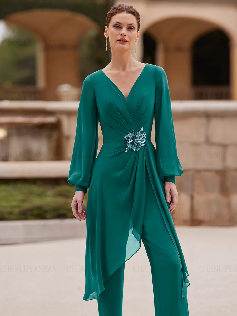 Simple Mother of the Bride Dresses 2023 Jumpsuit Chiffon Pleated Wedding Guest Gowns Pantsuit 3D Flower Dress Women For Wedding