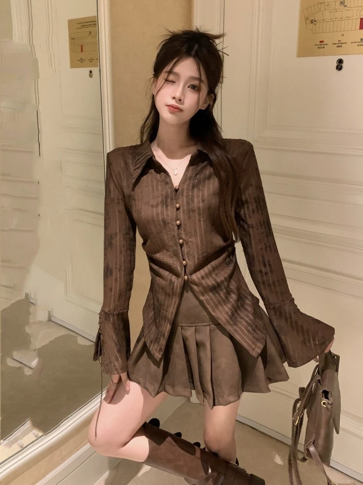 

Elegant Flare Sleeve All-match Shirt Women 2025 Early Autumn New Simple Blusas Mujer Y2k Lapel Neck Slim Waist Blouses
