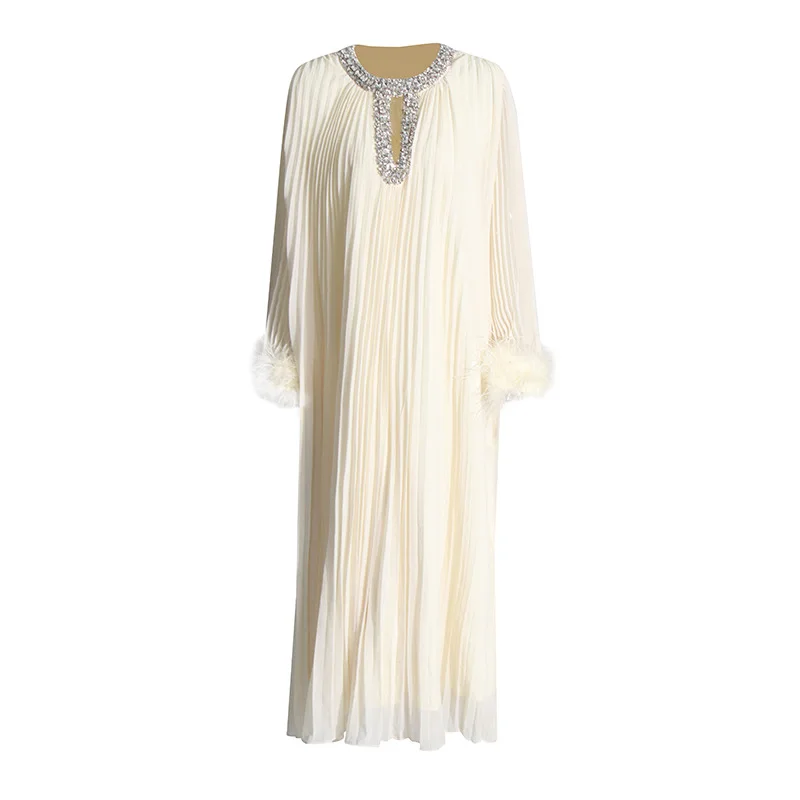 2026 Frühling Neues Übergrößen-Maxikleid im High-End-Stil mit Schlankheits-Effekt, Strass und Straußenfedern-Design für Damen – Detail 19