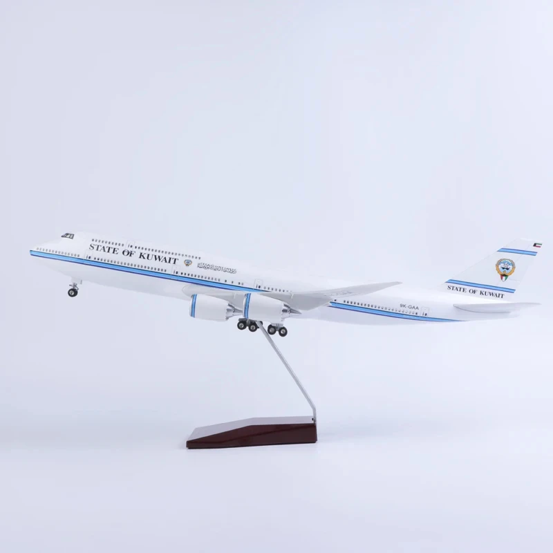 1/150 Scale Model State Of Kuwait Airways B747-8 Airplane Toys Airline With Light Resin Plane Collection Display Decoration Gift