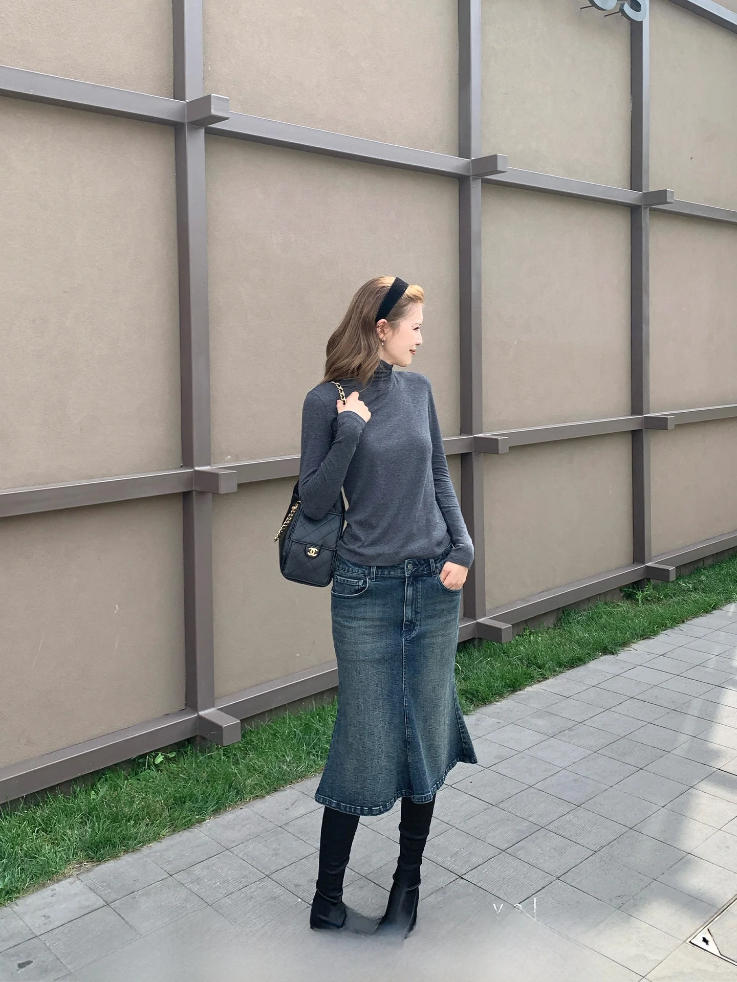 

Классическая женская джинсовая юбка с дизайном «рыбий хвост», повседневная, со средней посадкой, из смесового хлопка и полиэстера, эластичная ткань, А-силуэт