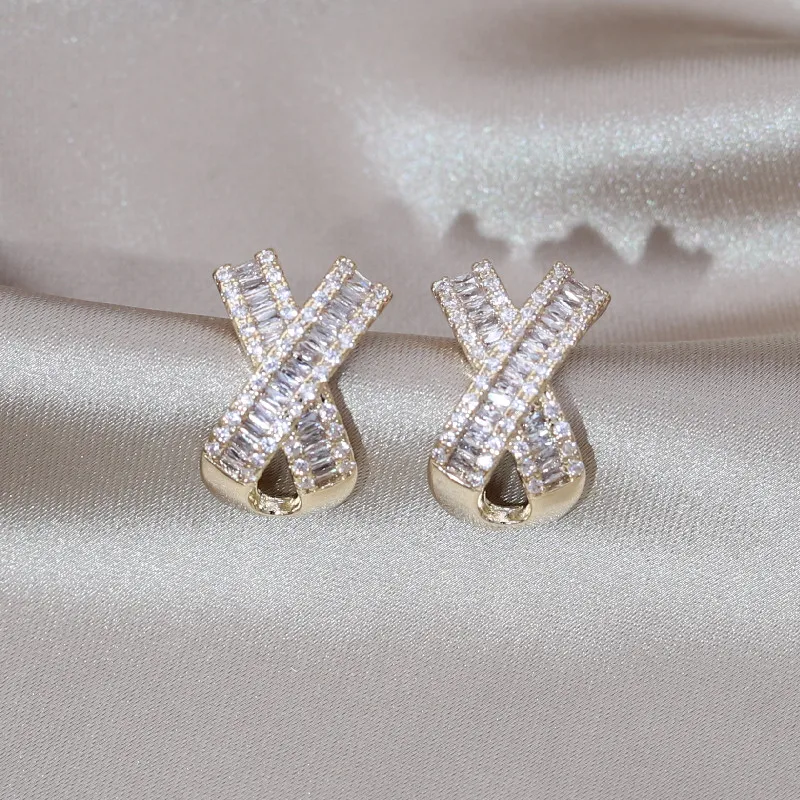 Korea New Design Fashion Jewelry Exquisite Copper Inlaid Zircon Cross Earrings Elegant Luxury Women\'s Wedding Party Accessories