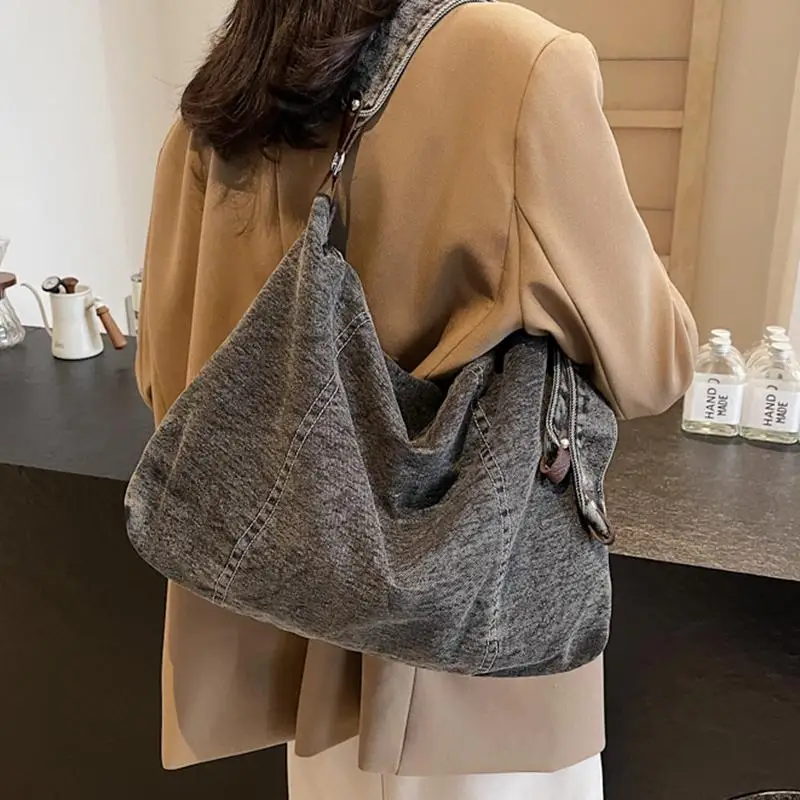 Fashionable Denim Bag 2024 Autumn Winter Versatile High-End Feeling Student Class Single Shoulder Commute Handheld Underarm Bag