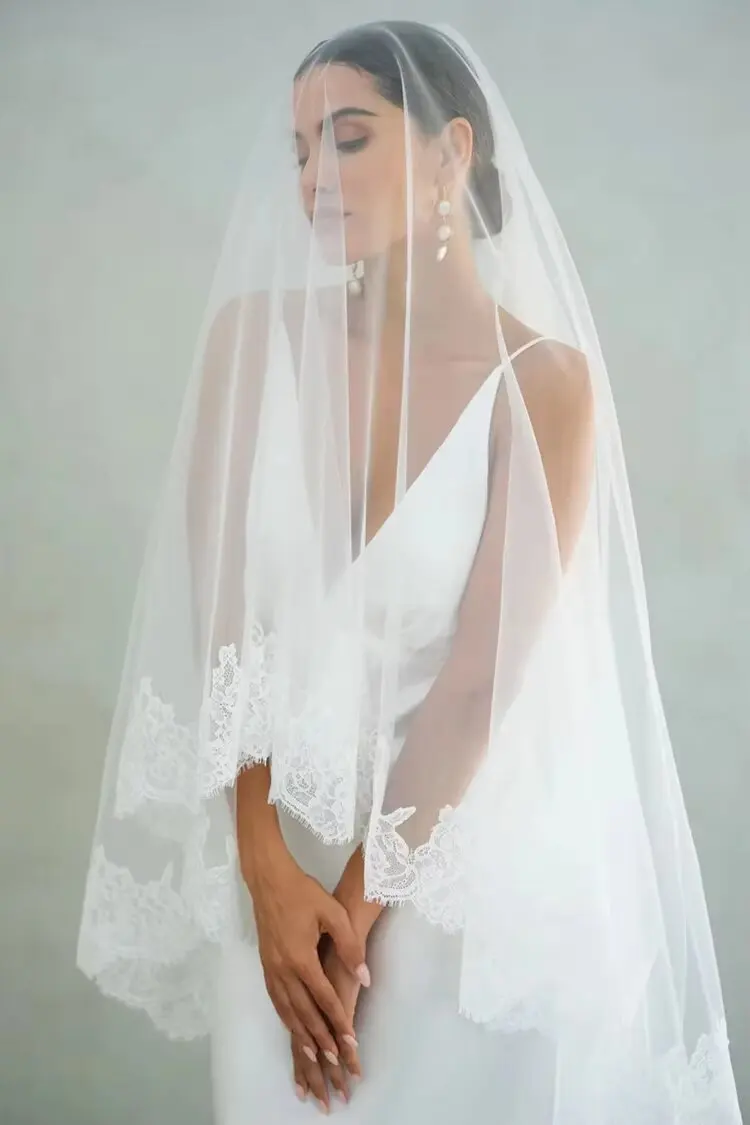elegant-cathedral-length-mantila-wedding-dress-soft-lace-edge-2-layer-long-bridal-veil-with-comb-wedding-accessories