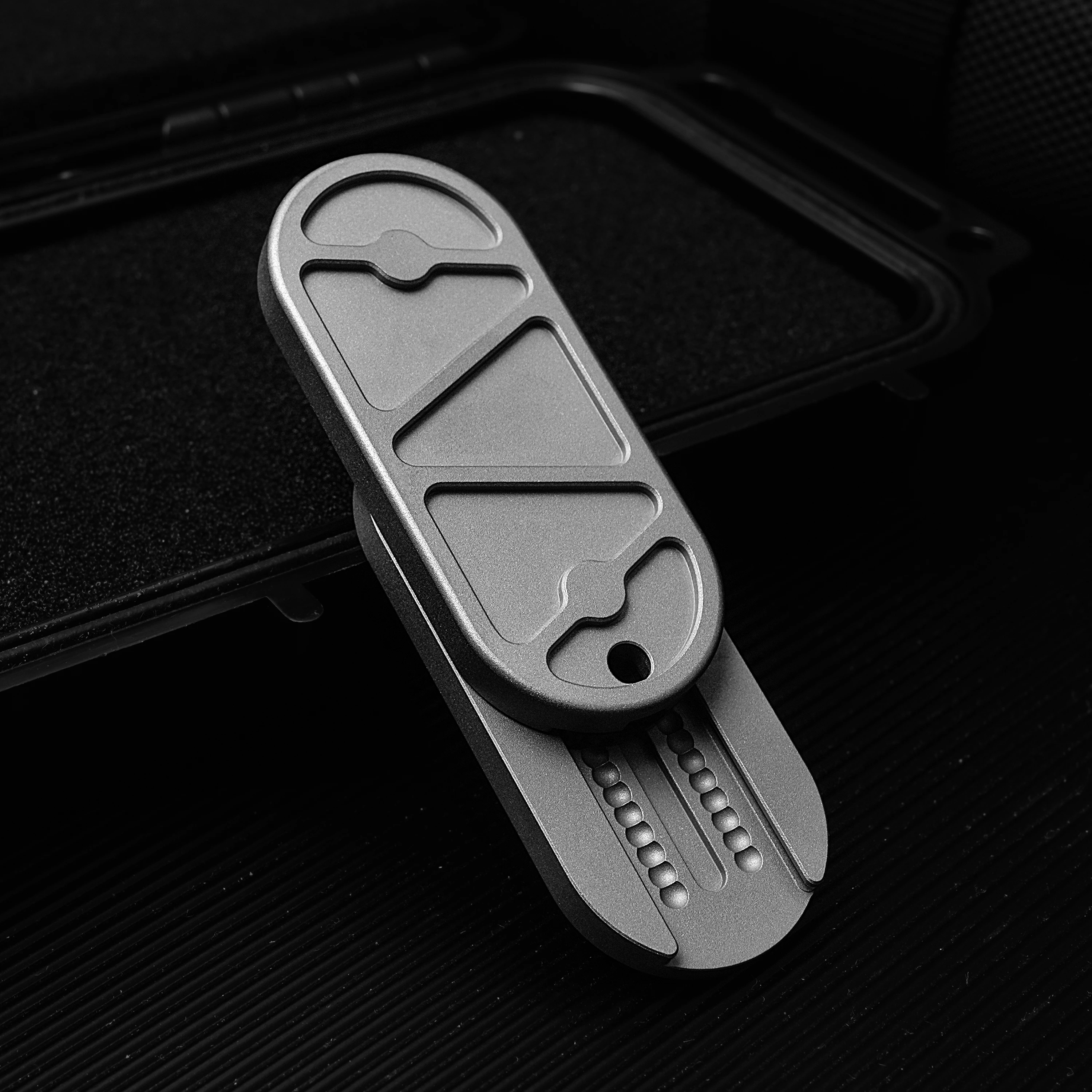 Juguetes de titanio para aliviar el estrés, portátil, Reduce la presión EDC, exquisito regalo Premium, bola de acero, juguete, sonido de descompresión